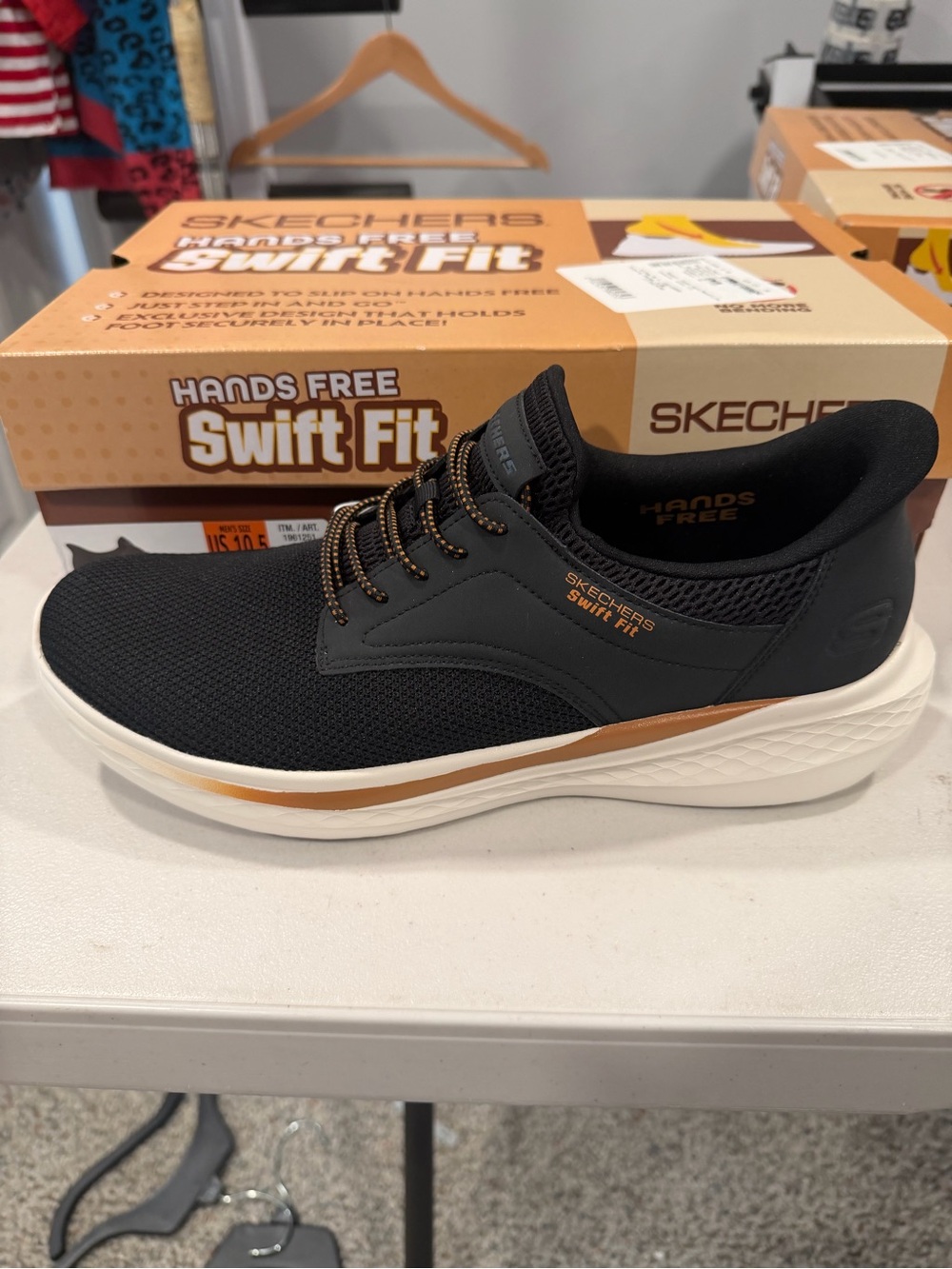 Skechers Mens Hands Free Swift Fit Sneakers Black Bungee Lace Size 10.5 M US
